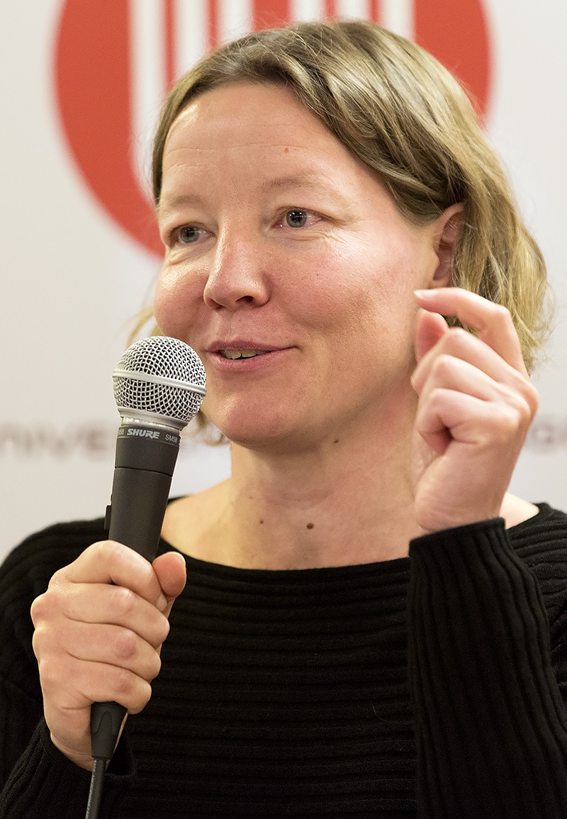 Stipendiat ved UiT, Anne-Mette Bjøru, har skrevet om fellesskapet og relasjonenes betydning for frafall i den videregående skolen. Foto: Stig Brøndbo