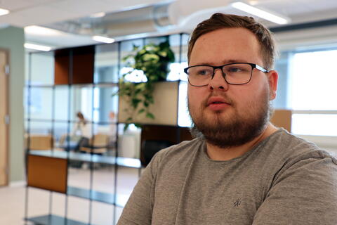 Førsteårsstudent Sebastian Lien er interessert i utdanningsforsking. Foto: HVO / Steinarr Sommerset.