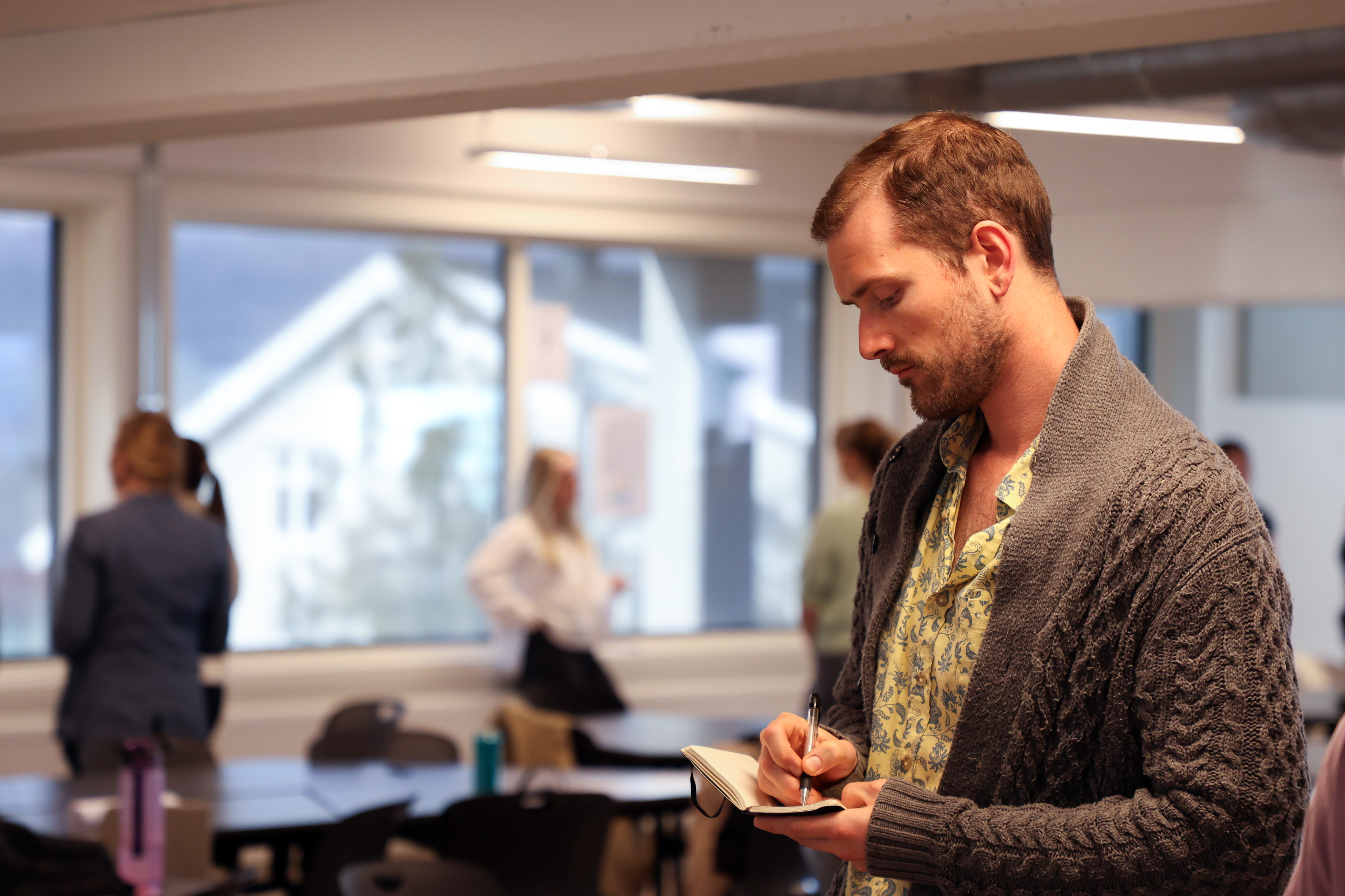 Rettleiar Sondre Johan Chesney Kvamme likar det han ser. Foto: HVO / Steinarr Sommerset.