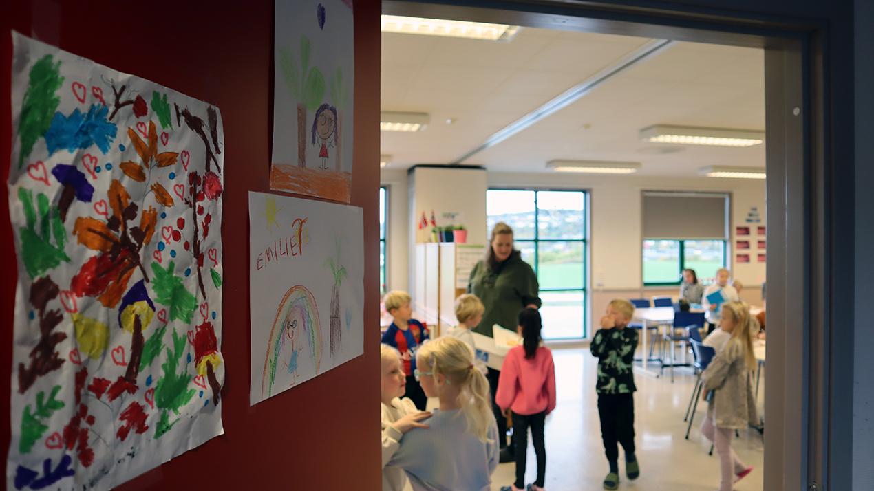 Fin kur mot praksissjokk: Lærar Vibeke Aursand skulle gjerne sett at bonuspraksis fanst også da ho i si tid var lærarstudent. Foto: Bjørnar Leknes.