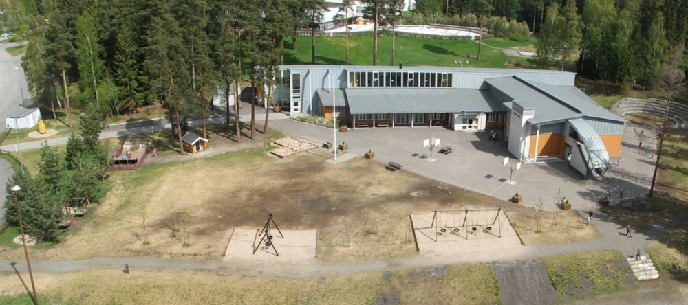 "Ekte" bilete av område du skal finne fram i, sett litt frå sidan, er enklare å bruke enn teikningar frå fugleperspektiv.  Foto: Jon Anders Græsli