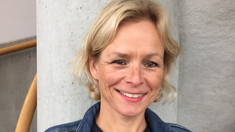 Anne Marie Øines er høgskulelektor i språkfag ved HSN. Ho underviser i barns språk og litteratur i barnehagelærerutdanninga, og er mellom anna opptatt av barnehagelæraranes arbeid med fleirspråklege barn og barnelitteratur i barnehagen.