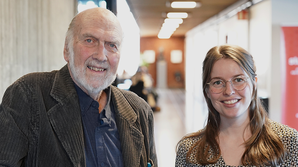 Professor emeritus Kjell Skogen og lærer Marthe Trønnes møtes til samtale om læreren som talentutvikler i denne episoden av Læring. (Foto: Shane Colvin / UiO)